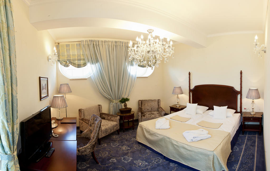 Hotel Willa Hueta Kielce Rum bild
