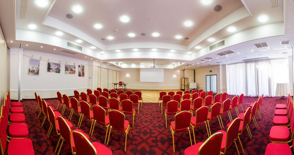 Hotel Willa Hueta Kielce Exteriör bild